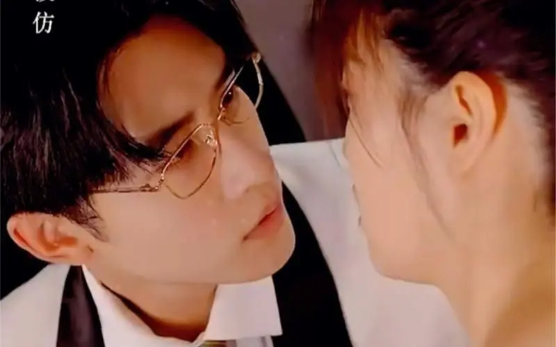 《情深浅浅俩依依》：虐恋情深！看痴情男女如何演绎一段感人至深的爱情故事！